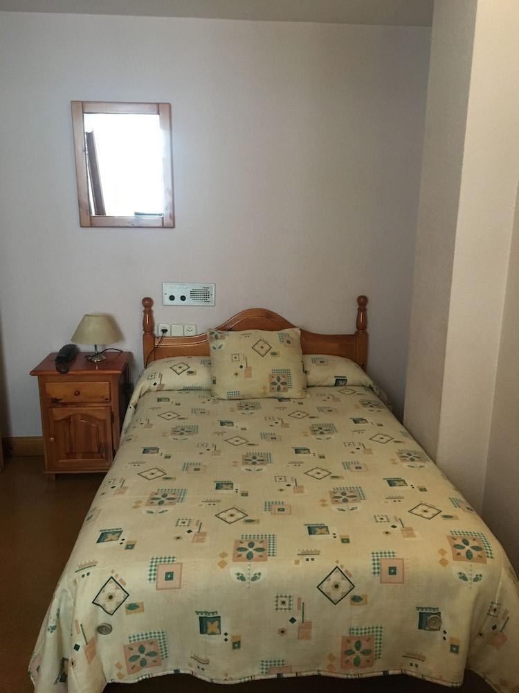Hotel Anglada Вьелья Экстерьер фото