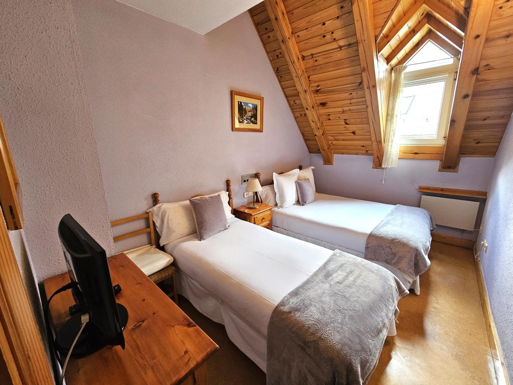 Hotel Anglada Вьелья Экстерьер фото