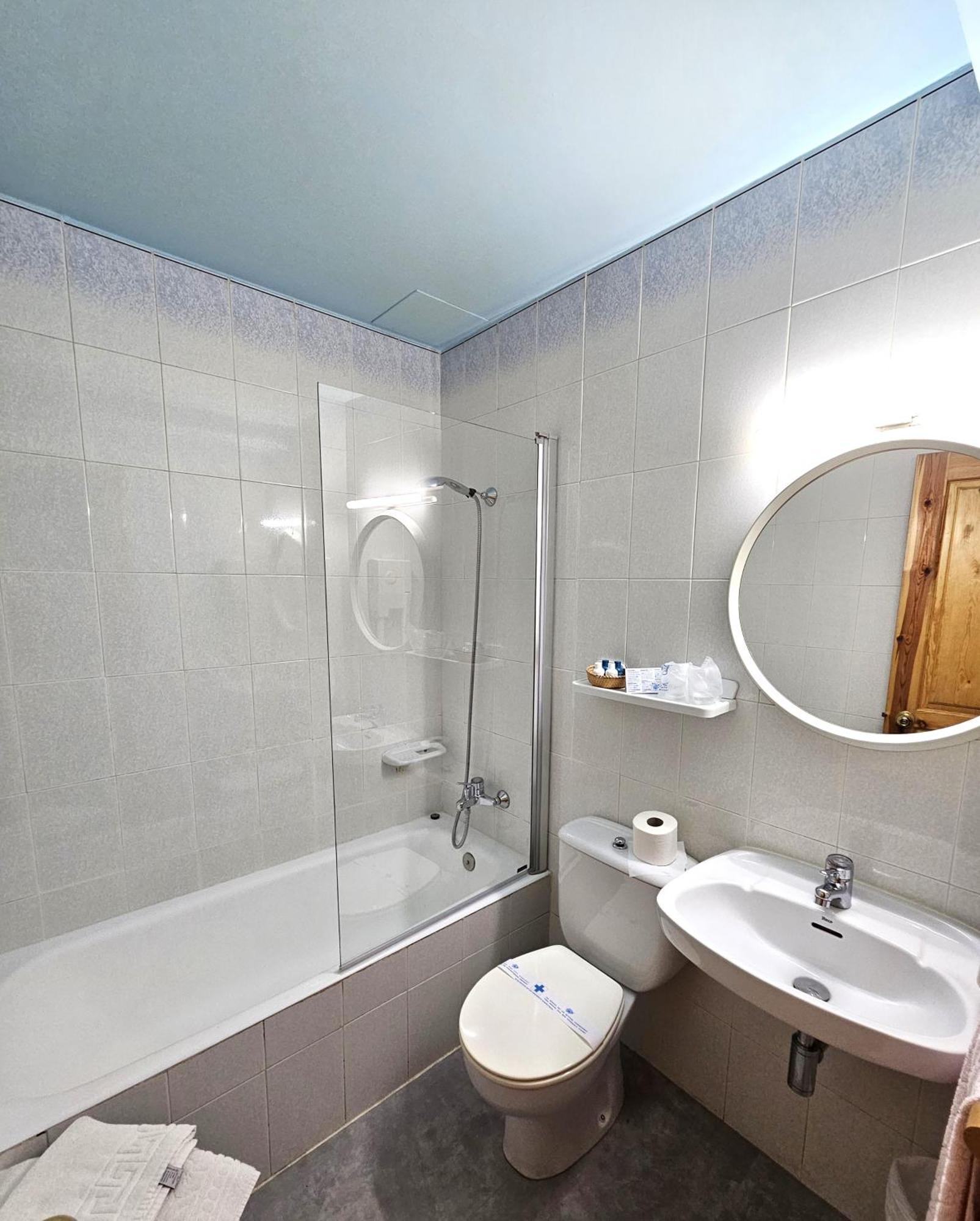 Hotel Anglada Вьелья Экстерьер фото