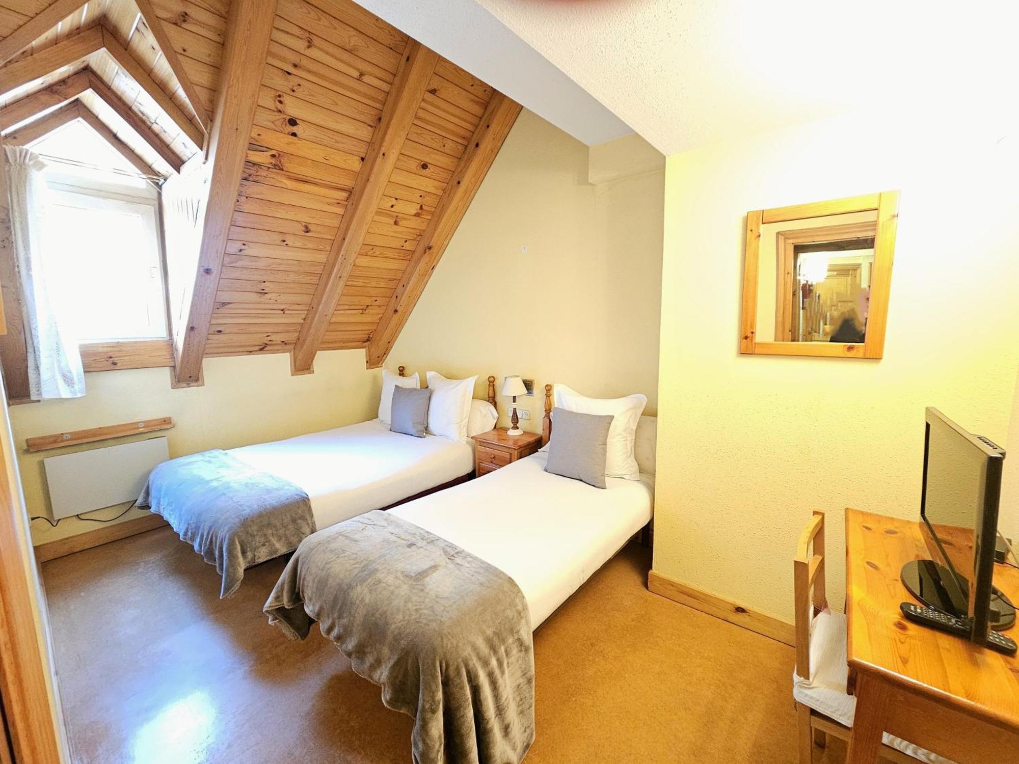 Hotel Anglada Вьелья Экстерьер фото